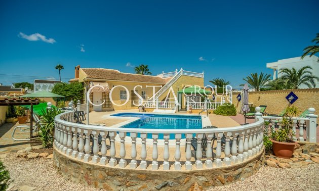 Resale - Villa -
Torrevieja - La Siesta