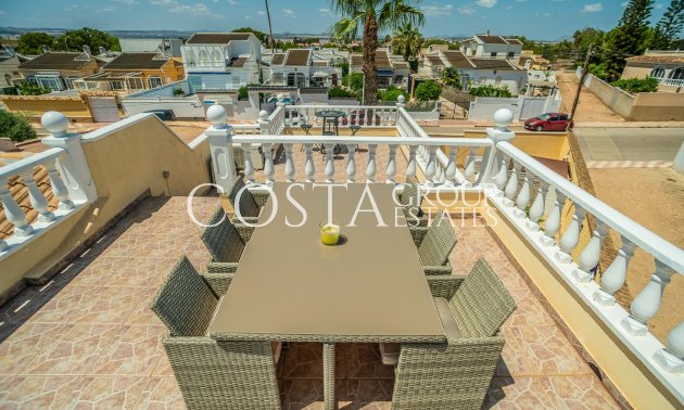 Resale - Villa -
Torrevieja - La Siesta