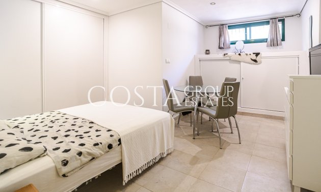 Resale - Villa -
Torrevieja - Torrevieja Centro