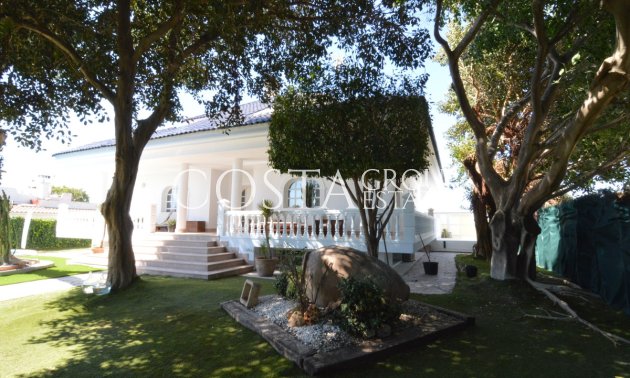 Odsprzedaż - Willa -
Torrevieja - Torrevieja Centro