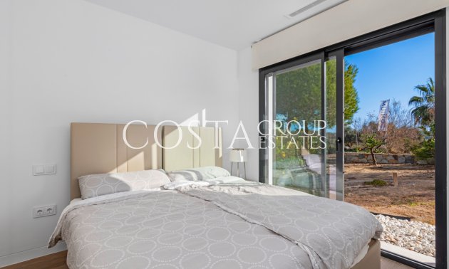 Resale - Villa -
Orihuela - Las Colinas Golf