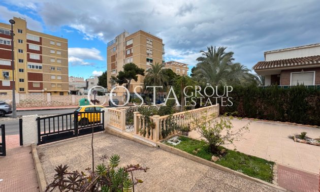 Resale - Villa -
Orihuela - La Zenia