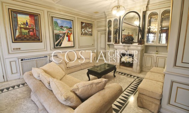 Resale - Villa -
Orihuela - Villamartin