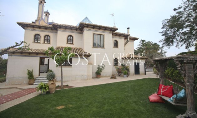Resale - Villa -
Orihuela - Villamartin