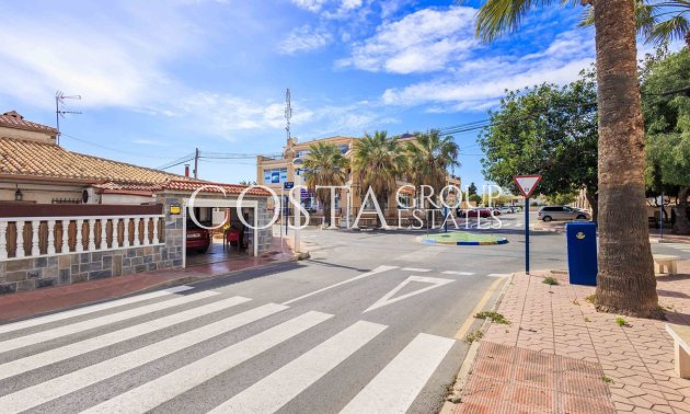 Revente - Villa -
Orihuela - Orihuela Costa