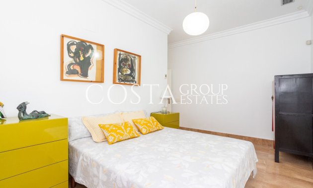 Herverkoop - Villa -
Torrevieja - Torrevieja Centro