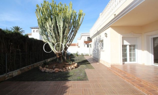 Resale - Villa -
Orihuela - Cabo Roig