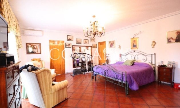 Resale - Villa -
Torrevieja - El Chaparral