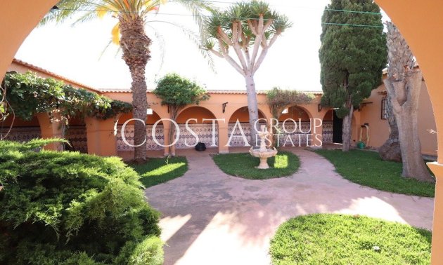 Resale - Villa -
Torrevieja - El Chaparral