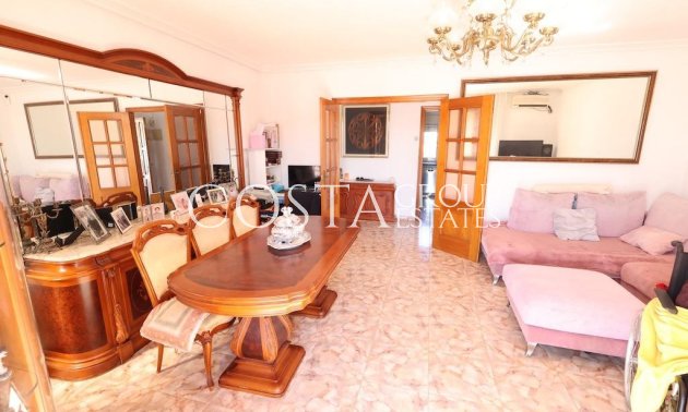 Resale - Villa -
Orihuela - La Zenia