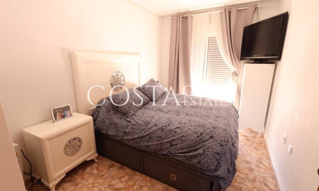 Resale - Villa -
Orihuela - La Zenia
