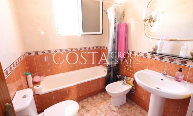 Resale - Villa -
Orihuela - La Zenia