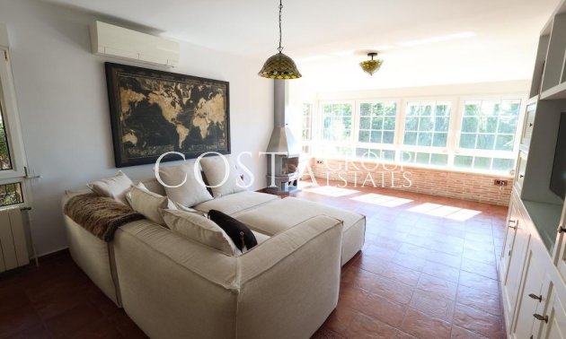 Resale - Villa -
Orihuela - Villamartin