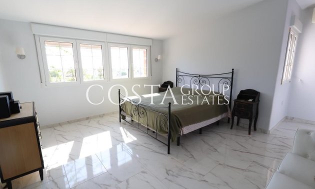 Resale - Villa -
Orihuela - Villamartin