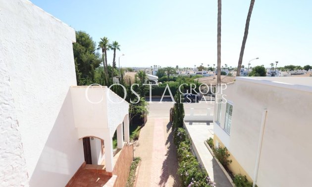 Resale - Villa -
Orihuela - Villamartin