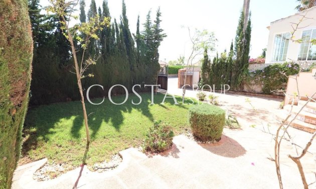Resale - Villa -
Orihuela - Villamartin