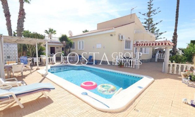 Resale - Villa -
Torrevieja - La Siesta