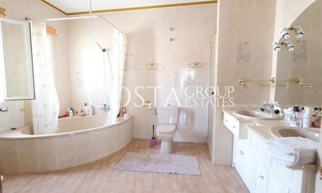 Resale - Villa -
Torrevieja - La Siesta