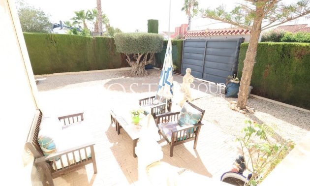 Resale - Villa -
Torrevieja - La Siesta
