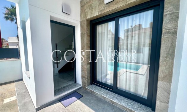 Herverkoop - Villa -
Torrevieja - La Siesta