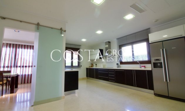 Wiederverkauf - Villa -
Orihuela - Orihuela Costa