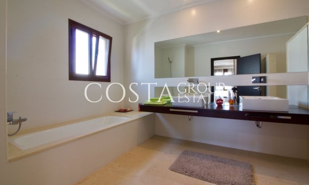 Wiederverkauf - Villa -
Orihuela - Orihuela Costa