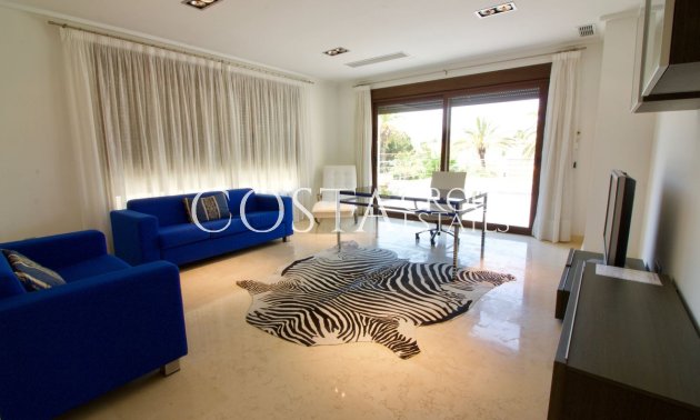 Wiederverkauf - Villa -
Orihuela - Orihuela Costa