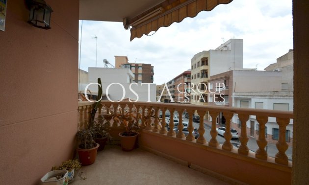 Resale - Villa -
Guardamar del Segura - Guardamar del Segura Centro