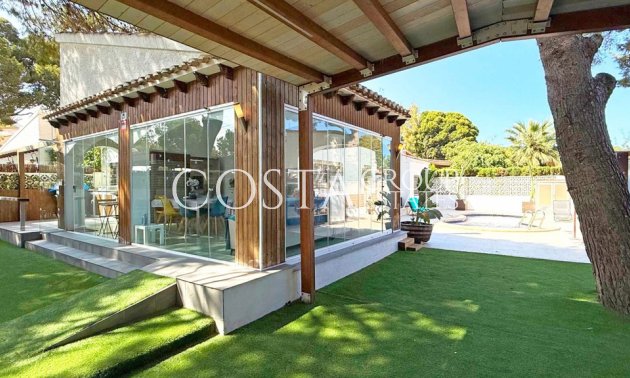 Resale - Villa -
Orihuela - Punta Prima