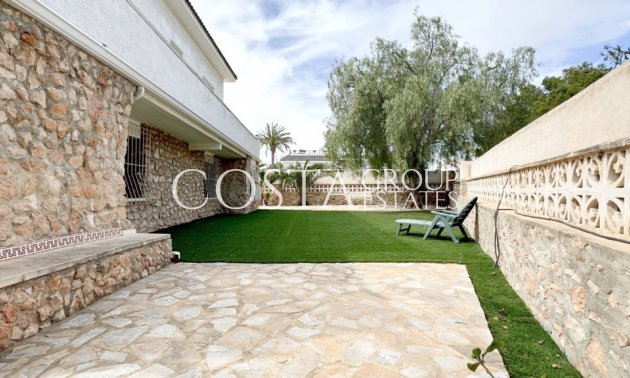 Resale - Villa -
Orihuela - La Zenia