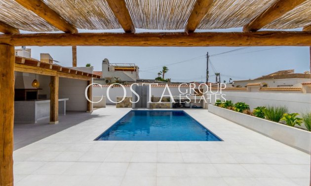 Wiederverkauf - Villa -
Torrevieja - Torrevieja Centro