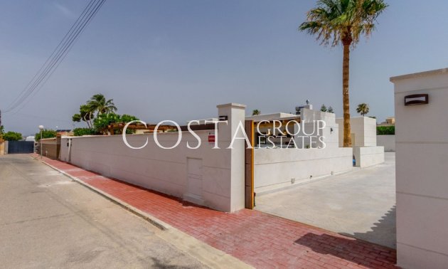 Wiederverkauf - Villa -
Torrevieja - Torrevieja Centro