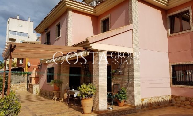 Wiederverkauf - Villa -
Torrevieja - Torrevieja Centro
