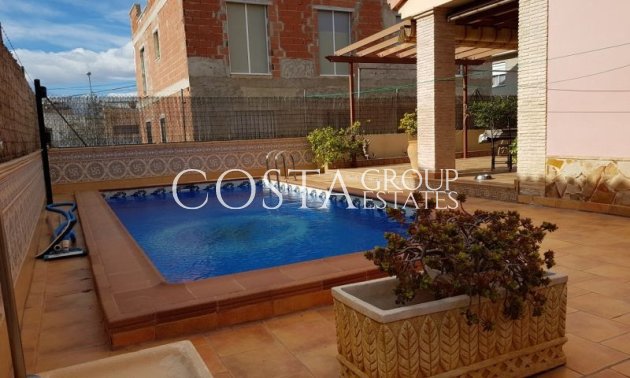 Wiederverkauf - Villa -
Torrevieja - Torrevieja Centro