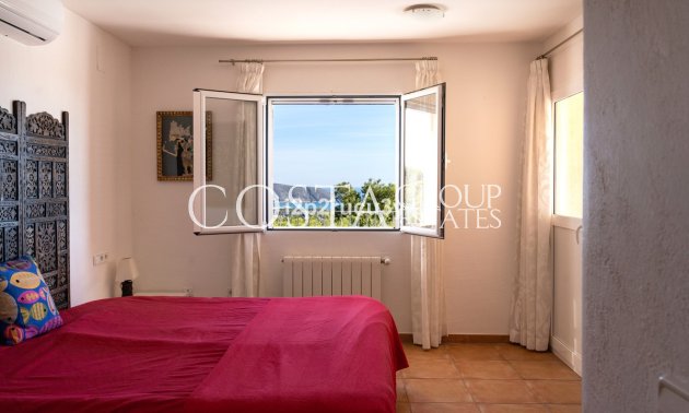 Odsprzedaż - Willa -
Teulada - Moraira