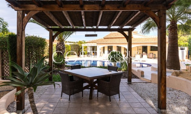 Odsprzedaż - Willa -
Teulada - Moraira
