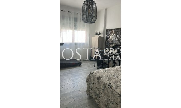 Wiederverkauf - Villa -
Daya Vieja - Daya Vieja Centro