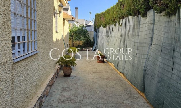 Odsprzedaż - Willa -
Orihuela - Campoamor
