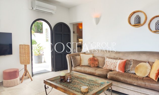 Resale - Villa -
Teulada - Moraira