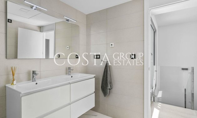 Resale - Villa -
Guardamar del Segura - Guardamar del Segura Centro