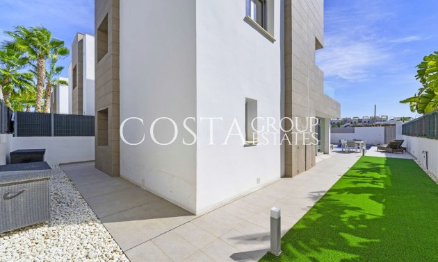 Resale - Villa -
Guardamar del Segura - Guardamar del Segura Centro