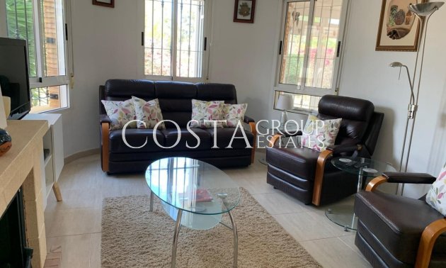 Revente - Villa -
Urbanización El Raso