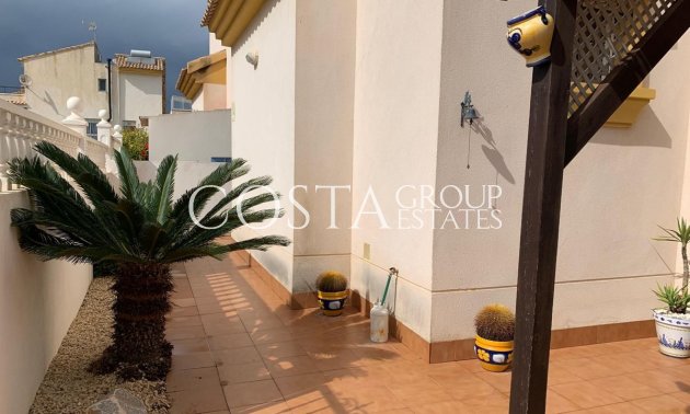Revente - Villa -
Urbanización El Raso