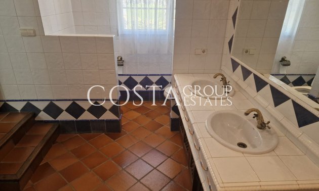 Resale - Villa -
Orihuela - Mil Palmeras
