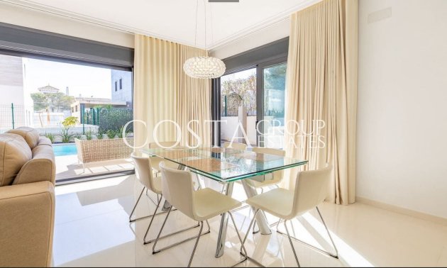 Odsprzedaż - Willa -
Orihuela - Campoamor
