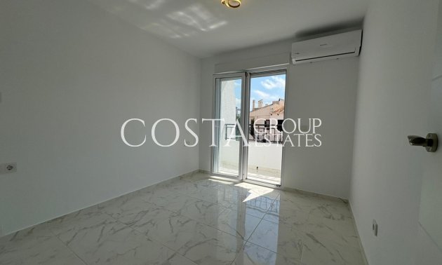 Resale - House -
Torrevieja - Torrevieja Centro