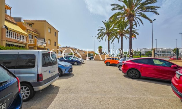 Wiederverkauf - House -
Torrevieja - Torrevieja Centro