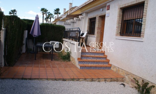 Wiederverkauf - Villa -
Orihuela - Orihuela Costa
