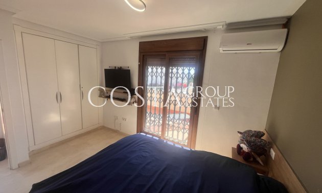 Wiederverkauf - Villa -
Orihuela - Orihuela Costa