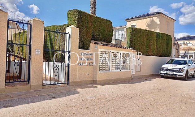 Wiederverkauf - Villa -
Orihuela - Los Altos